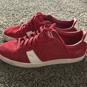 Red pumas size 11